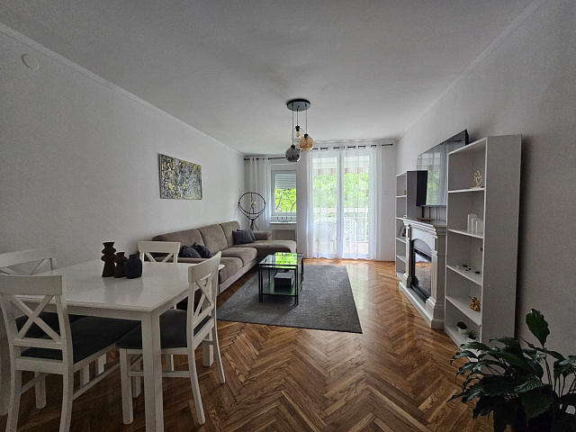 Zum Verkauf steht eine wunderschöne und großzügige — photo 7